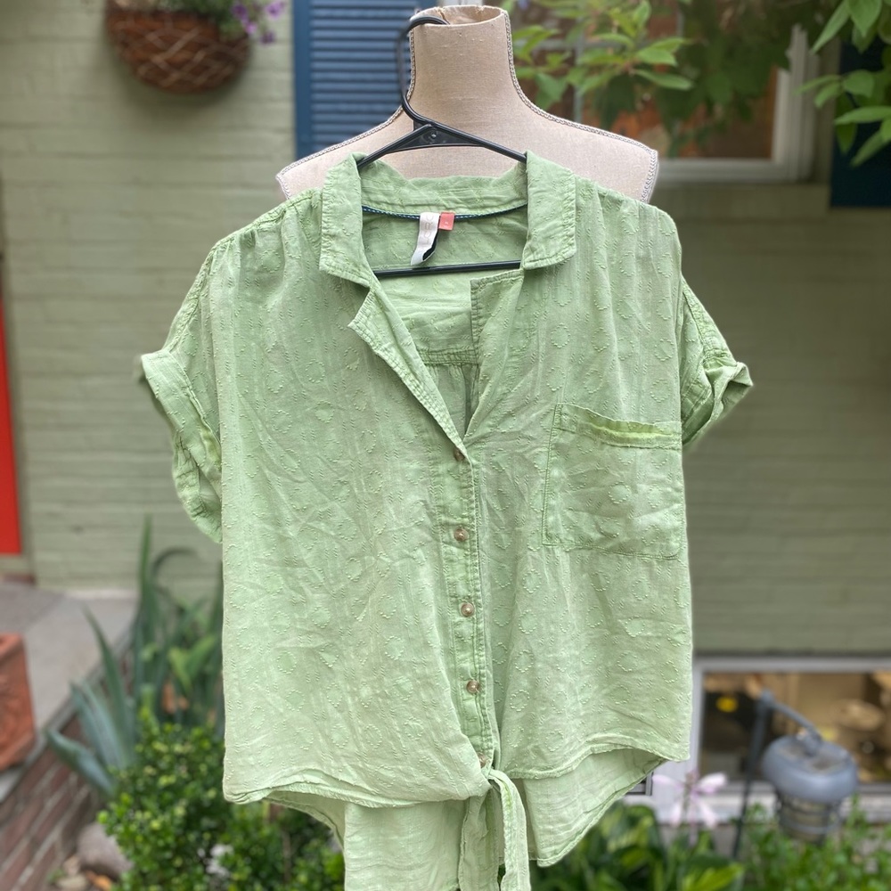 ANTHROPOLOGIE POPLIN BUTTON UP TOP